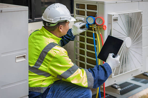 Professional Hvac Installation technician working in Eastwood, MI